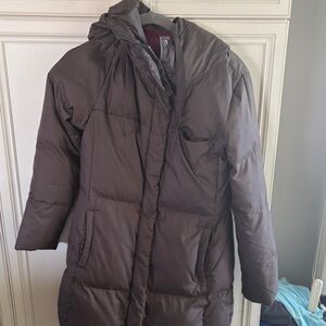 GAP Women's Hooded Puffer Coat in Dark Brown